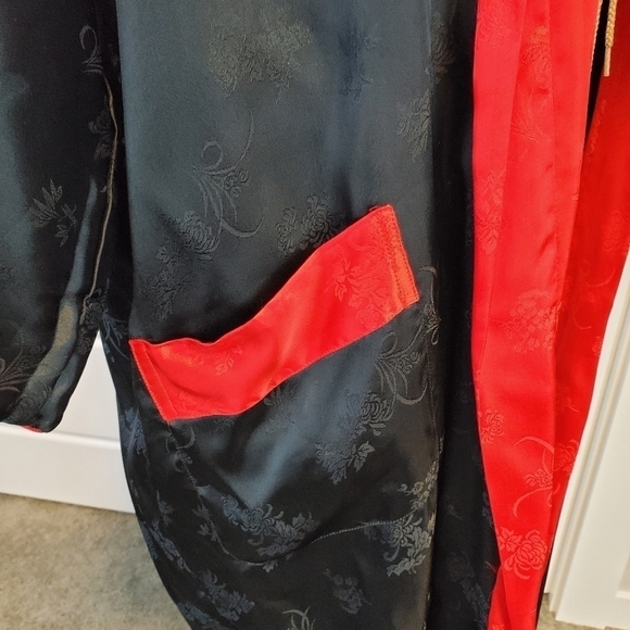 VINTAGE ASIAN INSPIRED 1980s LONG REVERSIBLE ROBE RED BLACK WOMEN SIZE XL - Picture 11 of 12